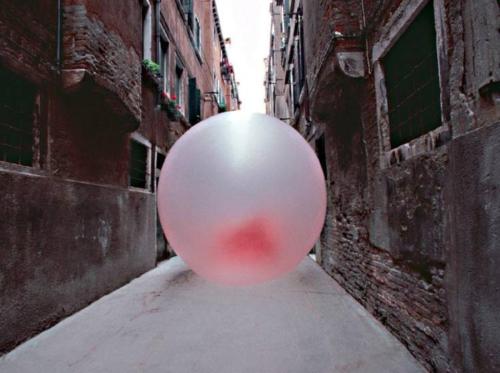 misterlemonzafterlife:  paolo-streito-1264:Simona Decker. ‘Chewing