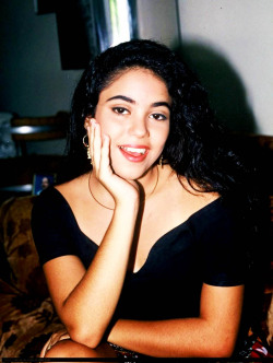 goldennmami:   Young Shakira