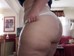 fatphrodite:  🍑 big booty bigger thighs 🍑