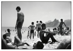 munyakare:Brazil (1984) by Elliot Erwitt.