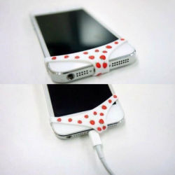 picsthatmakeyougohmm:  Of course that’s a thing  iPhone Panties…