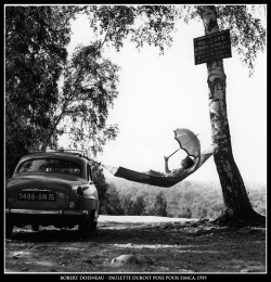 adhemarpo:  Robert Doisneau - Paulette Dubost pose pour Simca