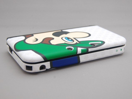 tinycartridge:  3DS XL Luigi cover ⊟ Put a big Luigi profile on your 3DS XL in this, the Year of Luigi and beyond. Play-Asia also has a version with some kind of “red Luigi” character I don’t recognize. Don’t forget to listen to our “Year
