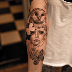 thievinggenius:  Tattoo done by Niki Norberg.
