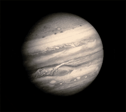 elm-trees: sirmitchell: Voyager 1 as it approached Jupiter in