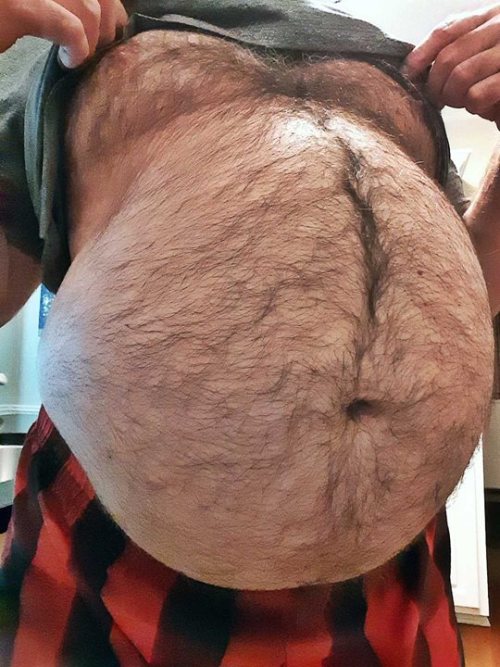 izonmebelly:  An old pic, and perhaps my favourite of @tfbear2superslobhog.