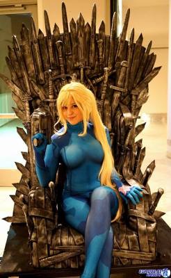 cosplayandgeekstuff:    BevanMania  (USA) as Samus Aran. Photo