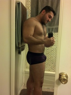 crgrowlr:  Coming back home from the gym ;) time to get ready