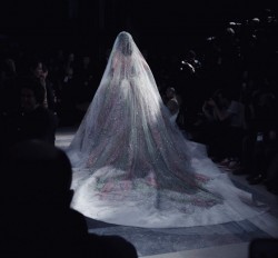 skaodi:    Elie Saab Haute Couture Spring/Summer 2015.  Photos