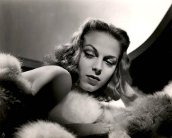  Vera Zorina 1939, photo by Hurrell 