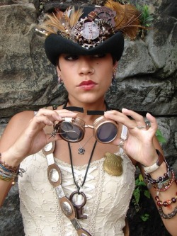 steampunk-girl:  Steampunk GirlSteampunk Girl Twitter