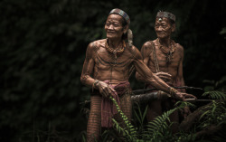 smithsonianmag:  Photo of the Day: Mentawai Warriors Photo by