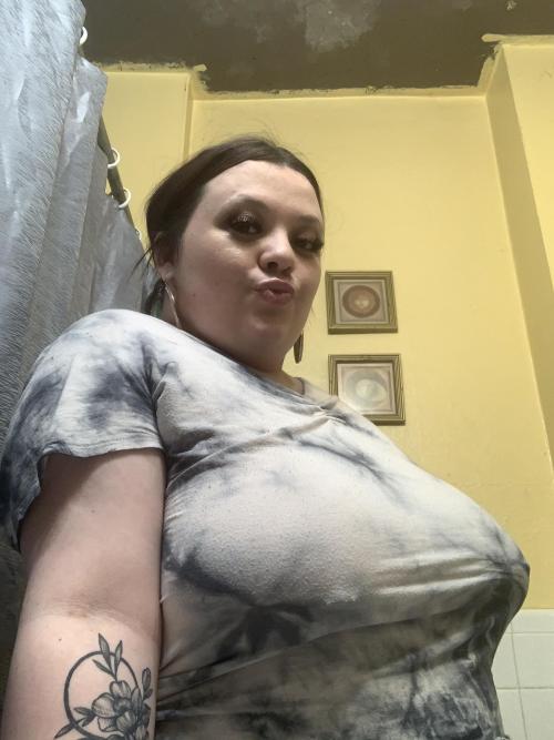 hugelovedezire:  wanna see more?