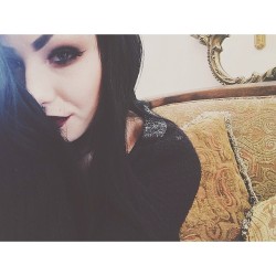 kristakeehus:  So I saw a psychic today and it was intense