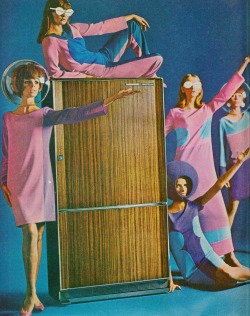 60sfashionandbeauty:  Space age Frigidaire ad featured in The