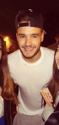 musiclover-1d:  Liam last night