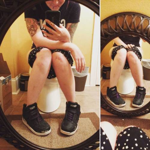 brigeyboo:  My mom’s fantastic mirror placement #girlswithpiercings #girlswithtattoos #rainbowhair #psoriasis #piercings #pierced #piercing #tattoo #tattoos #longhair  #snakebites #piercedgirls #tattooedgirls  #gothgirls #colorfulhair #alternativestyle