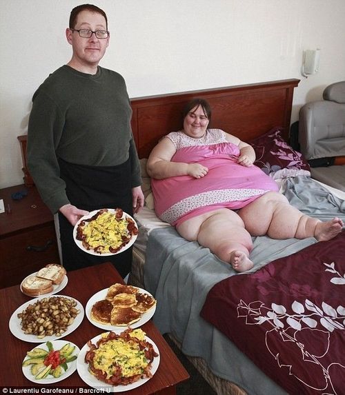 fantasyfeederism:  I hope he feeds this greedy fatty well into immobility, soon she will become a helpless fat piggy