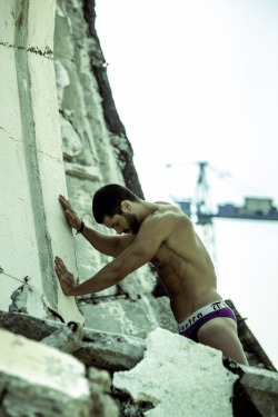 completelyfine:  Tasty. http://completelyfine.tumblr.com