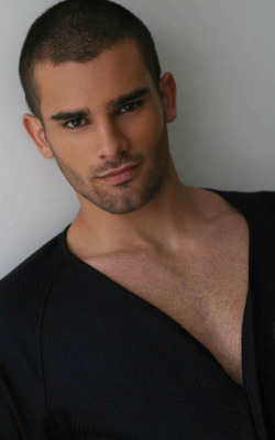 fatfearn:  Hot man..x 