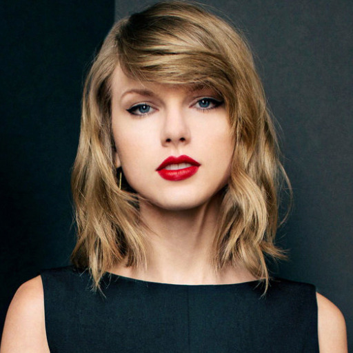 alottaprettygirls:more-taylor-and-friends-deactiv:Taylor Swift