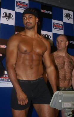 nakedblackmalecelebrities:  Pro Boxer David Haye in underwear