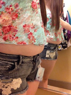 stuffedbellygirl:  Didn’t I used to fit into this size? lol