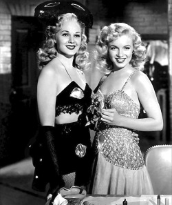 retrogirly:  Adele Jergens and Marilyn Monroe 