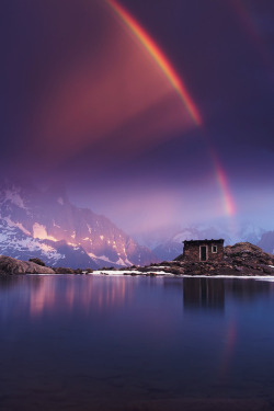 bkdusk:  mstrkrftz:  Unexpected Lightshow by Tobias Ryser  L