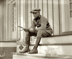 style-cool-ture:  Newspaper boy