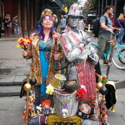 Duke and Duchess of #jacksonsquare #performanceart in the #frenchquarter