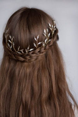 agameofclothes:Hairstyle for Queen Margaery, from here