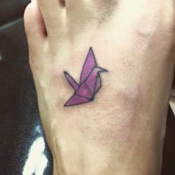 fuckyeahtattoos:  Paper crane done by Masaki at Mbp tattoos in