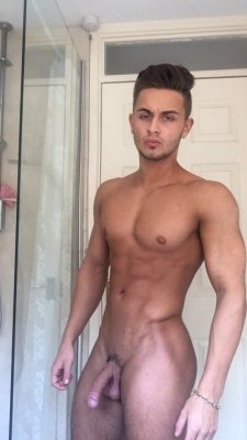 hotfamousmen:  Connor Hunter