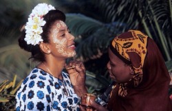 blackorchidd:  Women of Comoros, the Islands of the Moon, Swahili