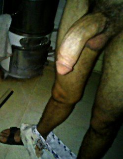 frenchcumswallower:  roaminfan-two:Wow !!! Extra big Arab dick