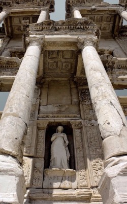 avgustaoktavia:The library of Celsus is an ancient Roman building