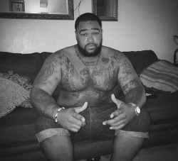 iprinceofeden:  narcissistichomo:  Thick Sexiness  #HAVE#SOME