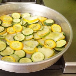domenicacooks:  Summer gratin: Slice zucchini and summer squash;