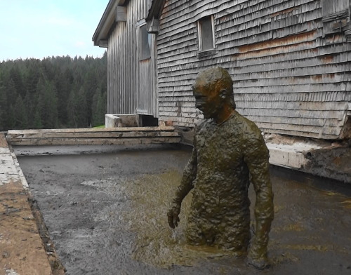 mudpunker:  In slurry tank  