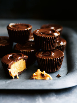 daily-deliciousness:  Chocolate peanut butter cups