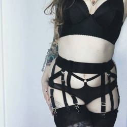 amberandindigolingerie:  @morticiaaddamned doing lingerie layering