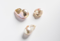 dont-do-womens-just-raf-simons:  baroque freshwater pearls 