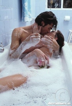 lillylikeswilly:Found that out in the bath this morning  (about