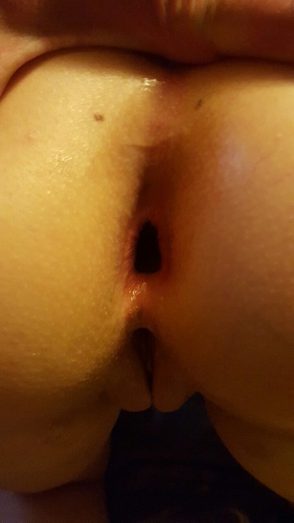 Cute anal gape in the making!