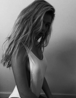 shyhighing:  black and white
