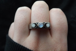 furything:  my sister got me this really cool moon ring from