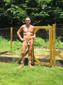 peterdesade: nudistguysonly:  Thanks for the photo submission