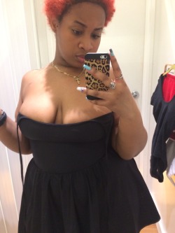nikareeashlee:  Fitting Room Adventures 😊 