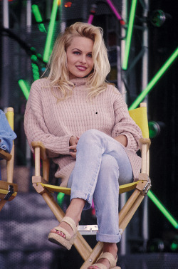 y2kbae:  pam-anderson:  Pamela, mid 90s   ✨💖💎y2kbae 4